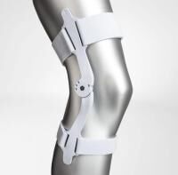 Vorschau: BAUERFEIND GenuTrain S Kniebandage mit Gelenkschienen für mehr Seitenstabilität