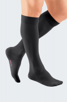 Vorschau: medi mediven plus strapazierfähige Kompressionsstrümpfe, antibakterielle Wirkung und Passgenauigkeit