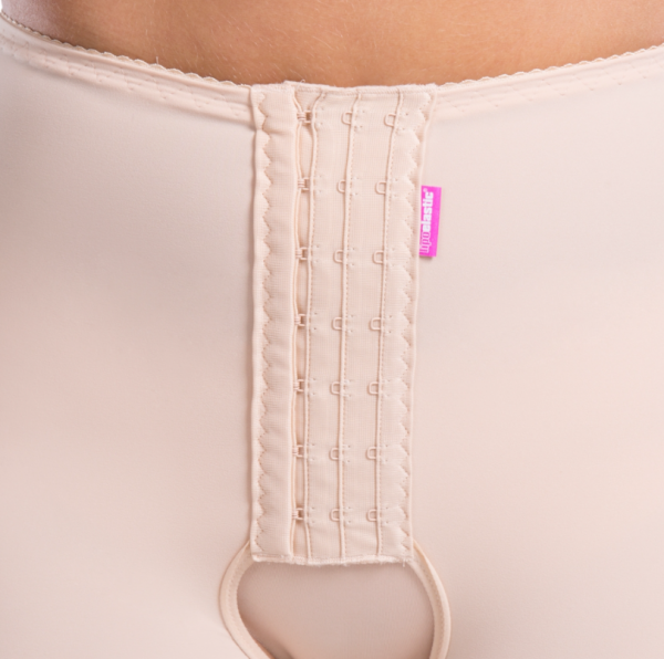 lipoelastic TBfLg High Variant postoperative Kompressionshose nach Liposuktion mit Hygieneöffnung