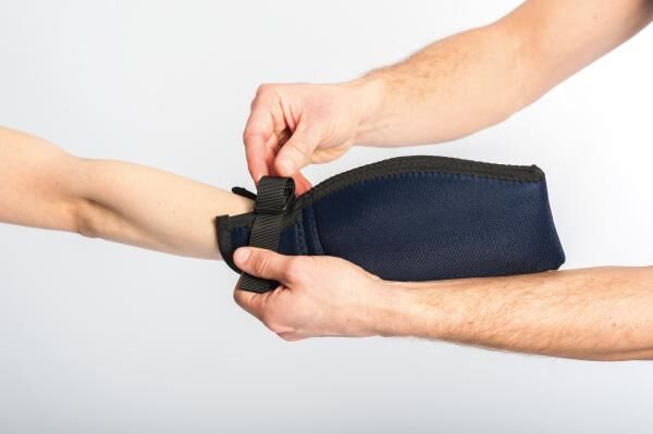 suprima CarePlus Patienten-Schutzhandschuhe, Schützt vor Eigenaggression