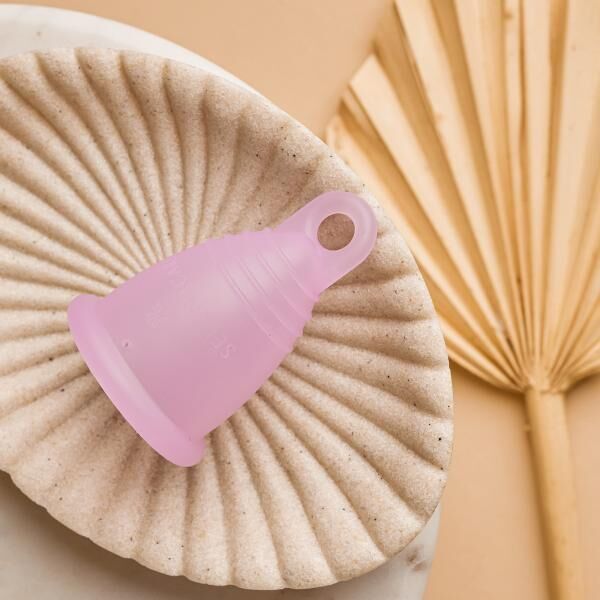 SELENACARE Periodencup Menstruationstasse Premium mittlerer Härtegrad