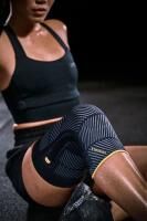 Vorschau: medi Genumedi Emotion 3.0 sportliche Kniebandage mit Silikon Quarz Pelotte