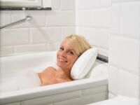 Vorschau: Dr. Winkler aufblasbares Badewannenkissen in verschiedenen Farben ca. 43x23 cm