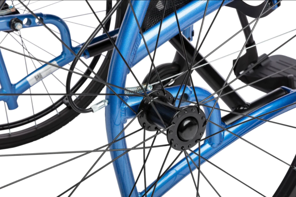 STRONGBACK Mobility COMFORT Leichtgewicht-Rollstuhl mit Rückenstütze und Trommelbremsen