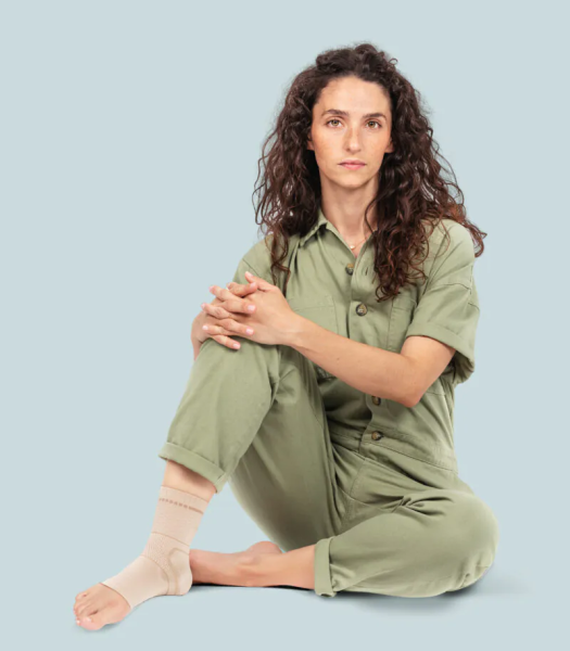 b:joynz ankle support Sprunggelenkbandage unterstützt und stabilisiert das Sprunggelenk