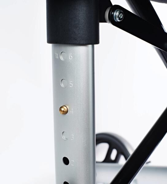 RIDDER Rollator Mio doppelt zusammenfaltbar mit Ankipphilfe, Sitz, Rückengurt u. Reflektoren