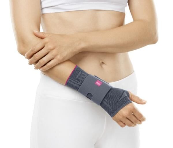 medi Manumed Active Aktiv-Handgelenkbandage mit Kompression, anpassbarer Schiene u. Gurtband