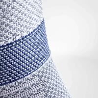 Vorschau: BAUERFEIND GenuTrain A3 Kniebandage zur Entlastung und Stabilisierung bei Kniearthrose