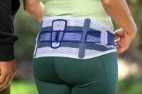 Vorschau: Bauerfeind SacroLoc titan Rückenorthese zur Stabilisierung und der Entlastung des Beckens