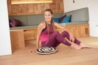 Vorschau: ARTZT vitality Wobblesmart Therapiekreisel aus Holz trainiert die Stabilität und Tiefenmuskulatur