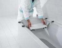 Vorschau: RIDDER 2in1 Badewannen-Sitz und -Schemel Sid, weiß, rutschhemmende Trittfläche