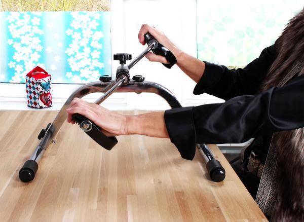 Vital Comfort Pedaltrainer mit einstellbaren Wiederstand - Auch für die Arme verwendbar