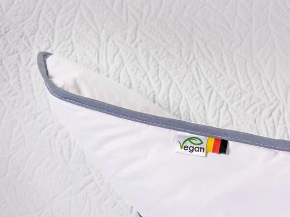 JONA SLEEP Ganzjahres-Bettdecke Kapok mit traumhaft leichter Kapokfaser