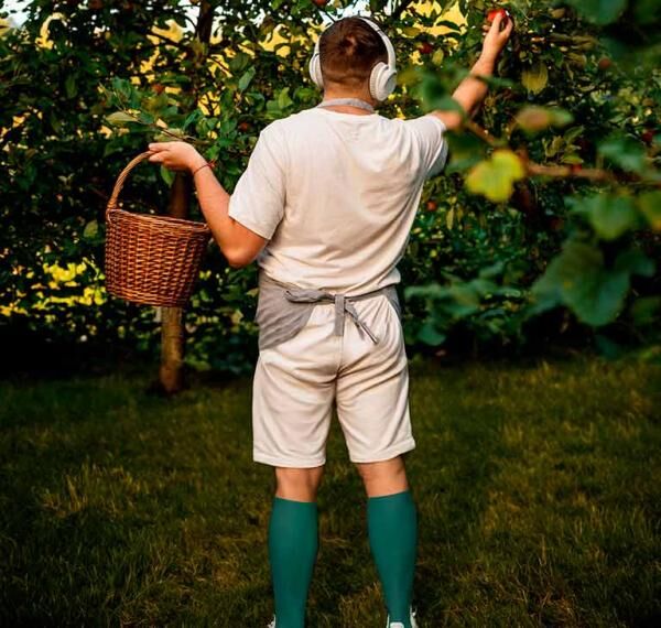 COMPRESSANA Kompressionsstrümpfe Diamonds in den Trendfarben 2024