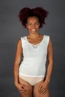 Vorschau: Moser Care Angora Damen Unterhemd naturweiß ohne Arm mit Spitze am Ausschnitt