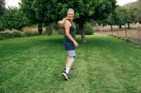 Vorschau: BAUERFEIND GenuTrain A3 Kniebandage zur Entlastung und Stabilisierung bei Kniearthrose