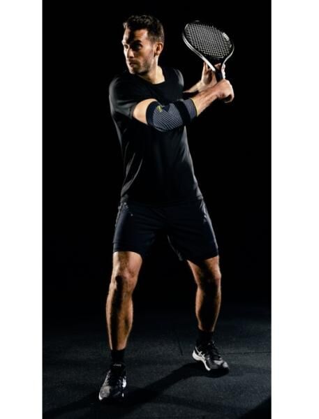 medi Epicomed Emotion 3.0 sportliche Ellenbogenbandage mit 3D Silikon Quarz Pelotte