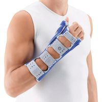 Vorschau: BAUERFEIND ManuLoc Rhizo long Handgelenk-Orthese stabilisiert das Handgelenk u. Daumen