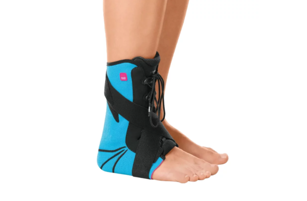 medi Levamed stabili-tri Sprunggelenkorthese, stabilisiert und mobilisiert verletzte Sprunggelenke