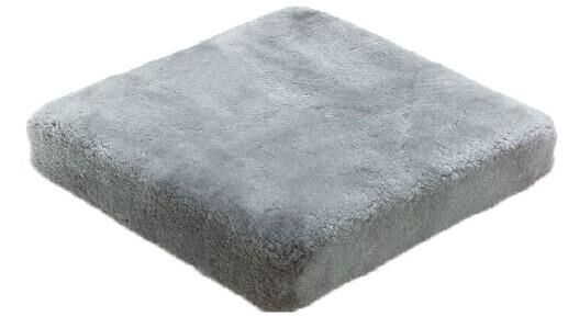 MORITZ REHAHILFEN Latex-Komfort-Kissen mit Echt-Lammfell-Bezug 43 x 43 x 5 cm