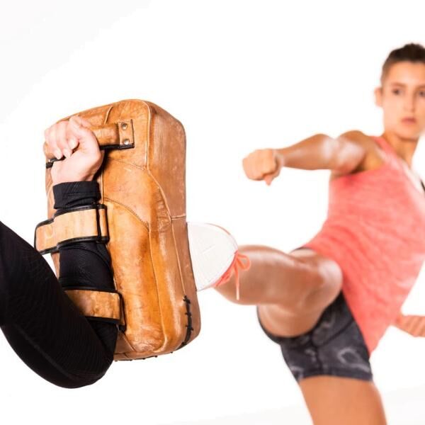 ARTZT Vintage Series Thai Pad aus Rindsleder handveredelt