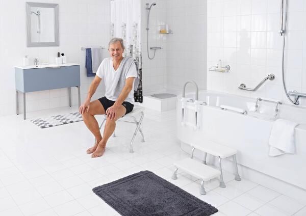 RIDDER Bad-Hocker Sam klapp- und höhenverstellbar, rutschhemmende Sitzfläche