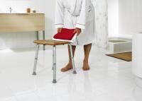 Vorschau: RIDDER Bad-Hocker Sam höhenverstellbar aus Bambus, rutschhemmende Sitzfläche