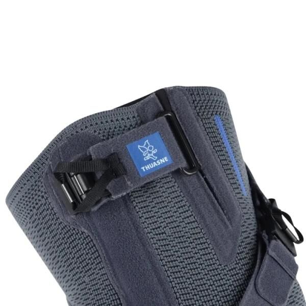 Thuasne GENU OA Plus Knieorthese zur Führung und Entlastung