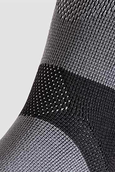 JuzoFlex Achill Xtra Achillessehnenbandage aus kompressiven Gestrick mit geformter Silikoneinlage