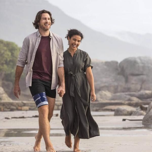 BAUERFEIND MyoTrain Oberschenkel-Aktivbandage bei Muskelverletzungen mit frei einsetzbaren Pelotten