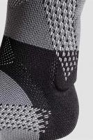 Vorschau: JuzoFlex Achill Xtra Achillessehnenbandage aus kompressiven Gestrick mit geformter Silikoneinlage