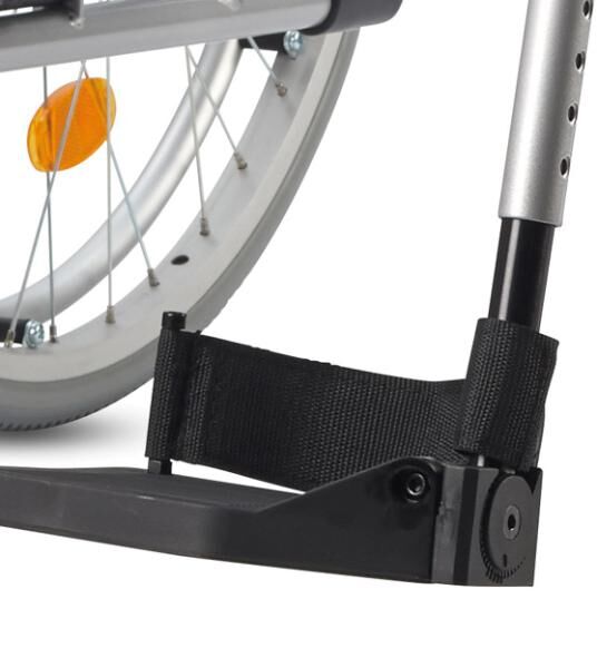 Bischoff & Bischoff Pyro Light Leichtgewicht-Rollstuhl mit Kniehebelbremse und Trommelbremse