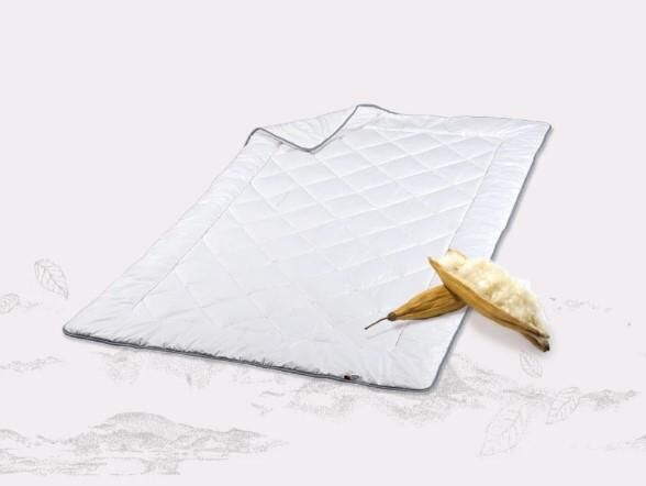 JONA SLEEP Ganzjahres-Bettdecke Kapok mit traumhaft leichter Kapokfaser