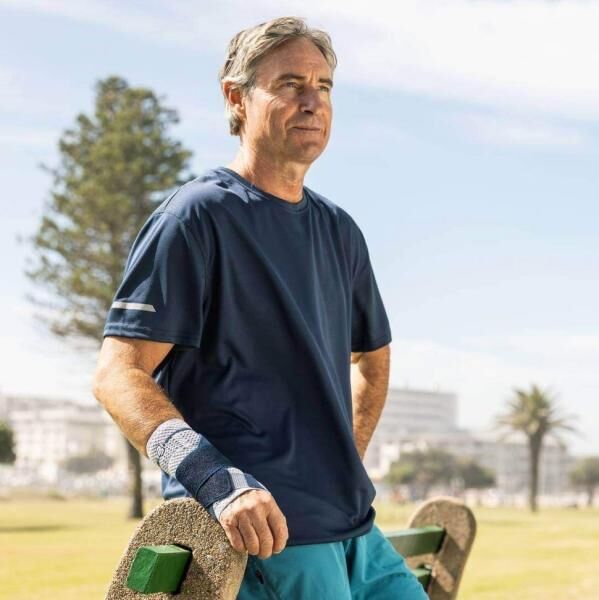 BAUERFEIND ManuTrain Handgelenk-Aktivbandage zur Entlastung und Stabilisierung des Handgelenks