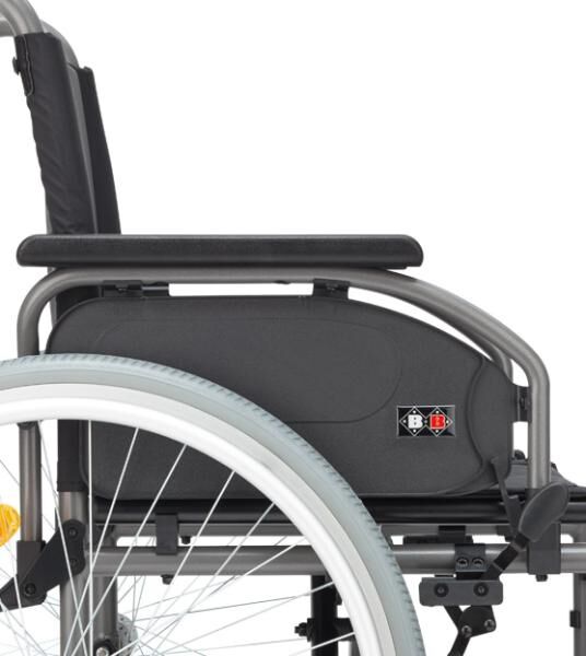 Bischoff & Bischoff S-Eco 2 Standard-Rollstuhl mit Kniehebelbremse, Trommelbremsen u. Ankipphilfe