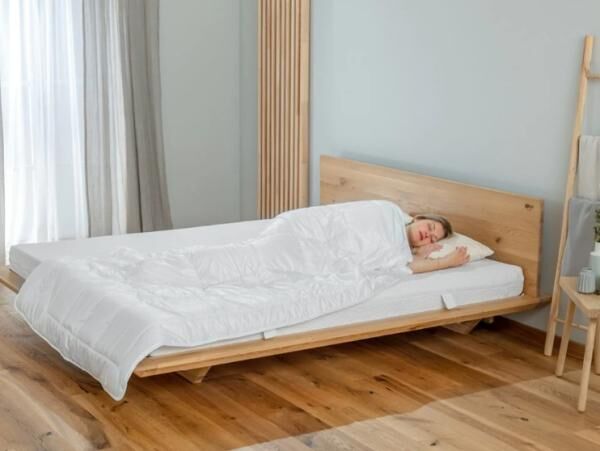 JONA SLEEP Bio Ganzjahres-Bettdecke Tencelfaser für ein optimales Feuchtigkeits- und Temperaturmanag