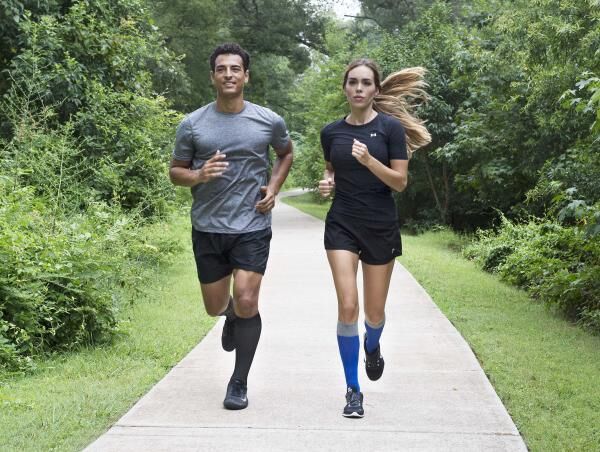 JOBST Sport Kompressionsstrümpfe Kniestrümpfe mit Carbonfasern und flacher Zehennaht