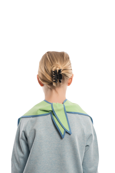 suprima Ess-Schürze/Lätzchen für Kinder mit Schlaufenverschluss, grün, Größe 78 x 36 cm