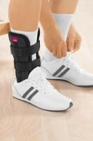 Vorschau: medi M.step Standard Sprunggelenkorthese beidseitig zur seitlichen Stützung mit Schaum-Gel-Polster
