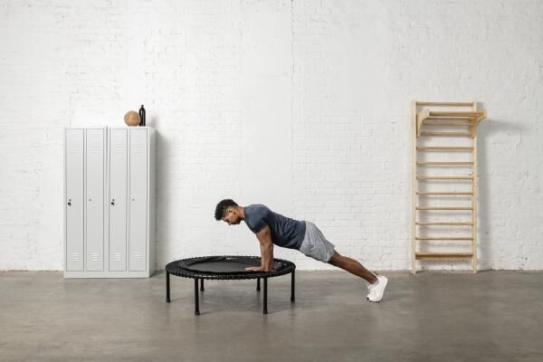 bellicon Trampolin Klassik mit Klappbeinen, 100 cm für Basisübungen, starke Seilringstärke