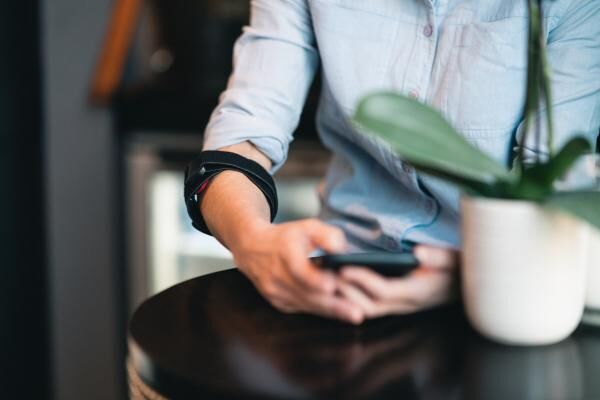 DONJOY® EpiForce® Strong Epicondylitis-Spange in Universalgröße mit Druckpelotte für Tennisarm