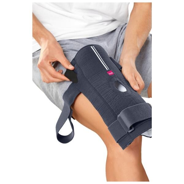 medi Stabimed Pro Knieorthese zur Stabilisierung des Kniegelenk mit zwei seitlichen Gelenken