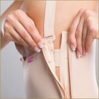 Vorschau: lipoelastic VF Comfort postoperatives Kompressionsmieder mit Hygieneöffnung u. Reißverschluss
