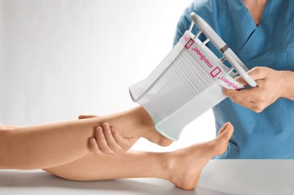 medi Hospitalbutler Anziehhilfe für Kompressionsstrümpfe