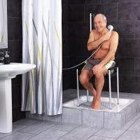 Vorschau: RIDDER Bad-Hocker Zac mit Armlehnen, schwarz, mit rutschhemmenden Fußstopfen