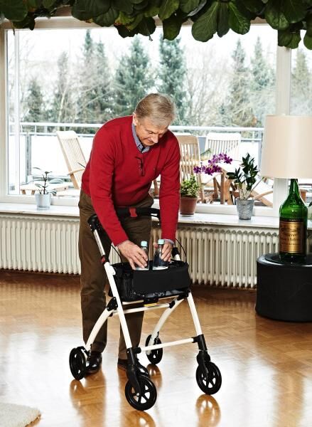 RIDDER Wohnraum-Rollator Pit zusammenklappbar mit Hand- und Feststellbremse