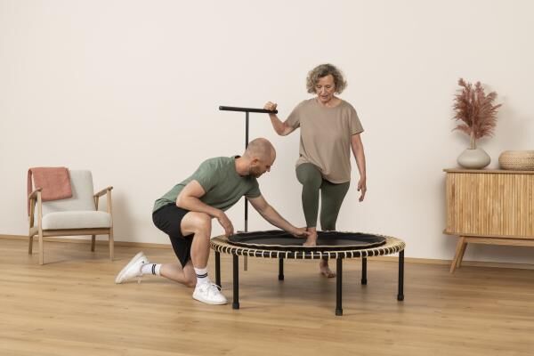 bellicon Trampolin Klassik mit Klappbeinen, 100 cm für Basisübungen, starke Seilringstärke