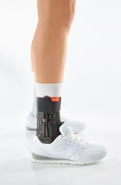 L&R Cellacare® Malleo Control Expert Sprunggelenkorthese mit Polsterung im Knöchelbereich