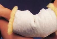 Pellis Medica Ellenbogenschoner aus echtem Schaffell, individuell einstellbar durch Klettverschluss