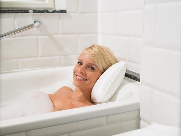 Dr. Winkler aufblasbares Badewannenkissen in verschiedenen Farben ca. 43x23 cm